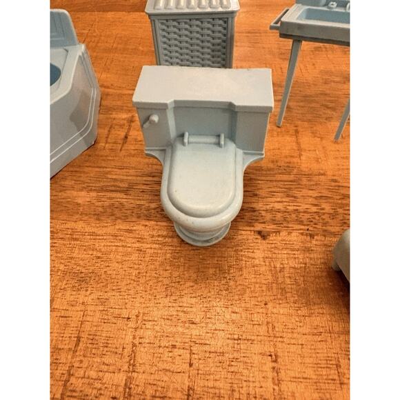 VTG Marx Doll House Furniture Blue Corner Tub Hamper Toilet Sink Chair - Picture 4 of 7